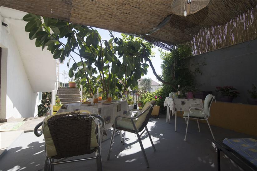 Apartments and Rooms Nikol