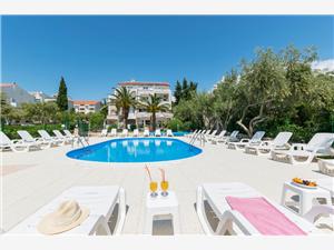 Apartments Villa Daniela Novalja - island Pag, Size 27.00 m2, Accommodation with pool, Airline distance to the sea 200 m