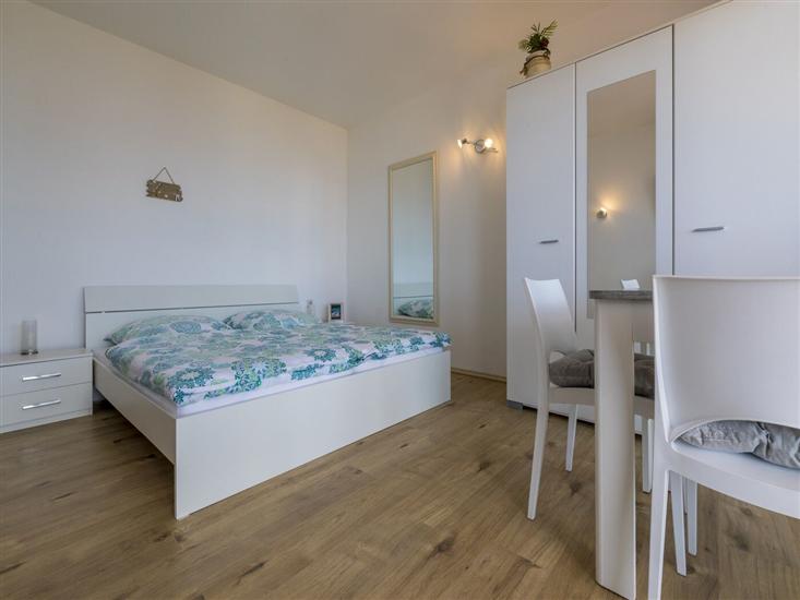 Apartment A2, for 5 persons
