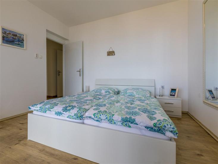 Apartment A2, for 5 persons