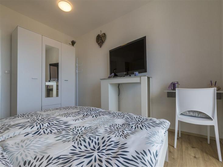 Apartment A2, for 5 persons