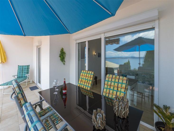 Apartment A2, for 5 persons