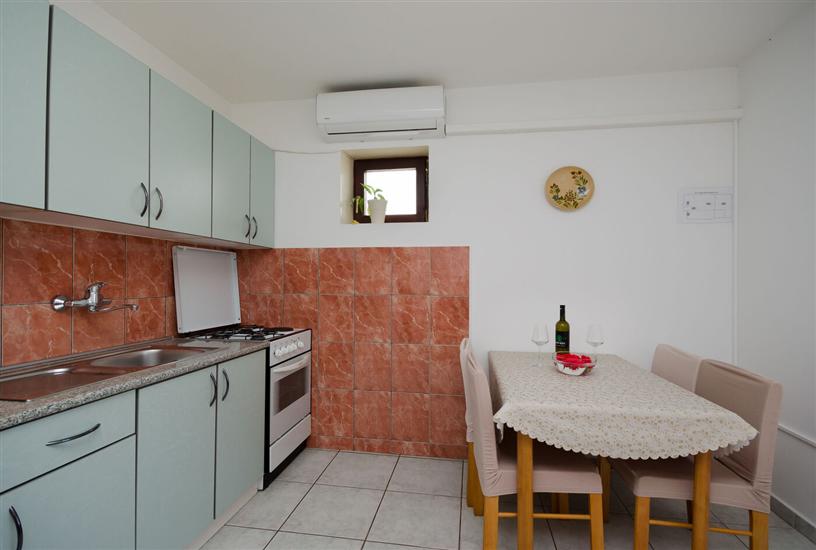 Apartment A2, for 3 persons