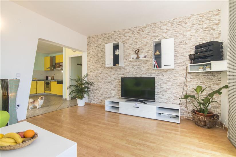 Apartment A2, for 6 persons