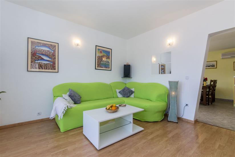Apartment A2, for 6 persons