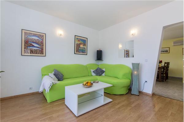 Apartment A2, for 6 persons