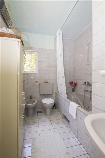 Apartment A2, for 6 persons