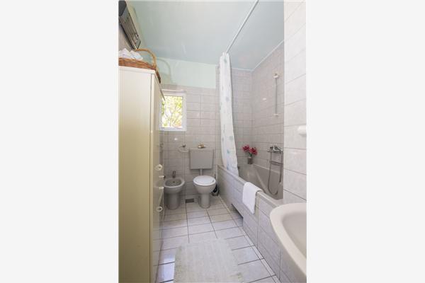 Apartment A2, for 6 persons