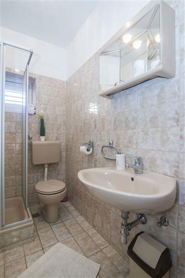 Apartment A2, for 6 persons