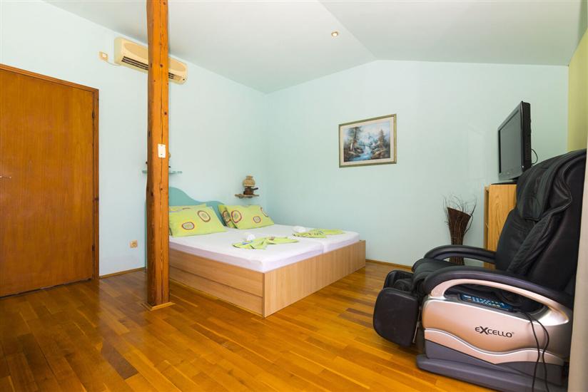 Apartment A3, for 6 persons