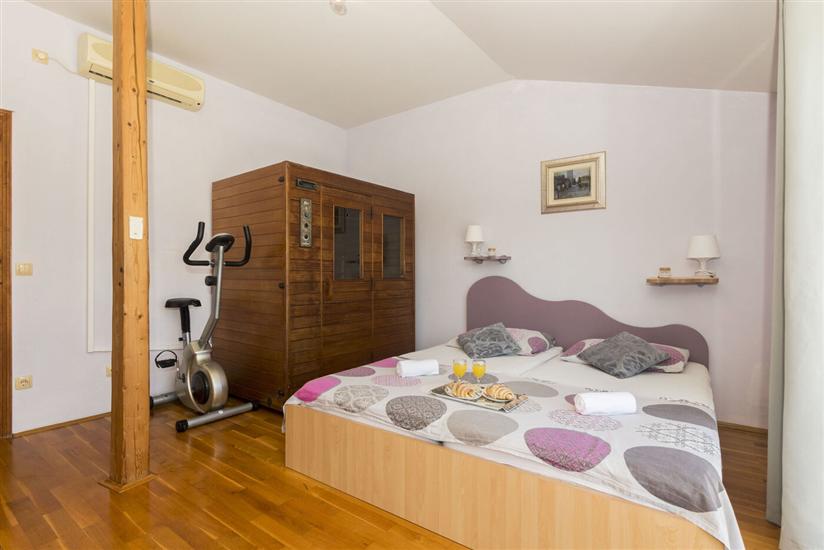 Apartment A3, for 6 persons