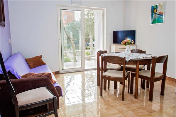 Apartment A1, for 5 persons