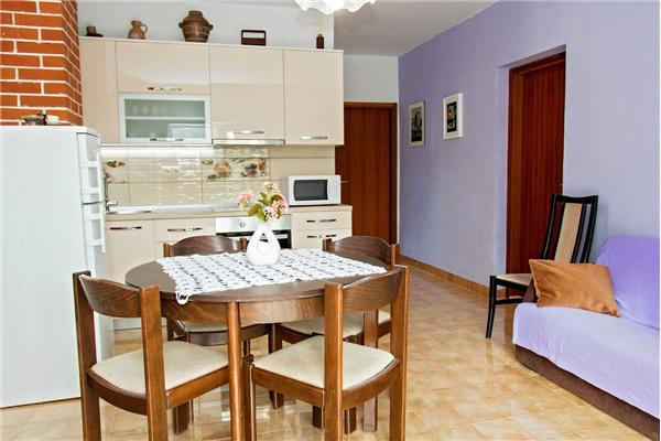 Apartment A1, for 5 persons