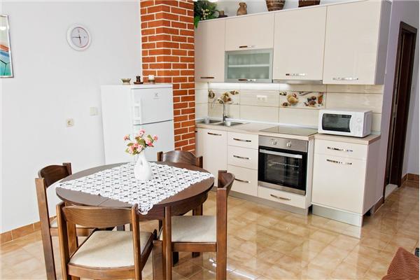 Apartment A1, for 5 persons