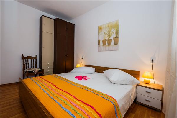 Apartment A1, for 5 persons