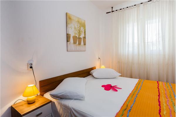 Apartment A1, for 5 persons