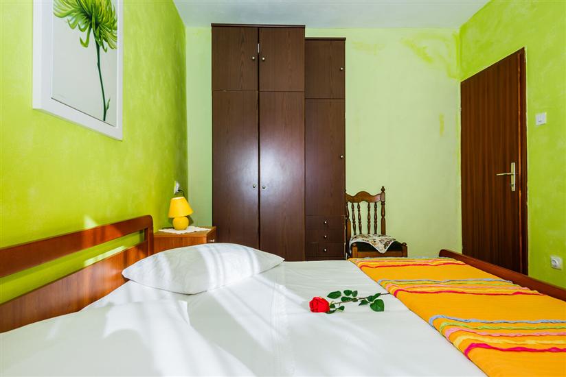 Apartment A1, for 5 persons
