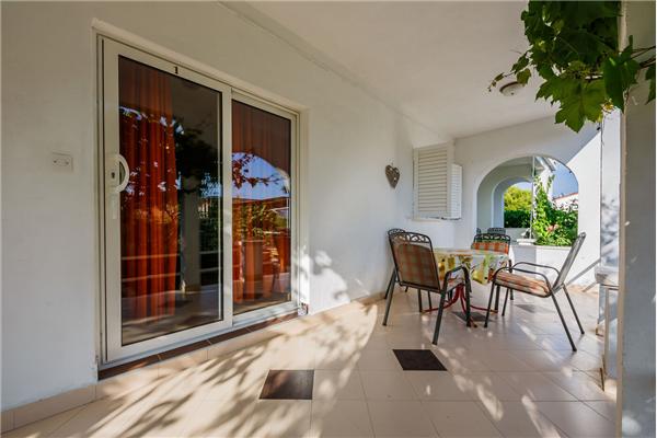 Apartment A1, for 5 persons