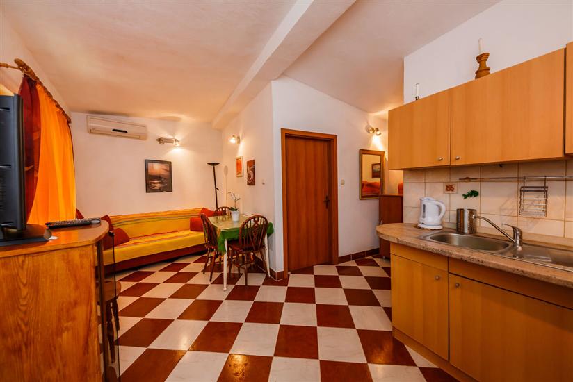 Apartment A4, for 3 persons