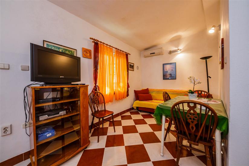 Apartment A4, for 3 persons