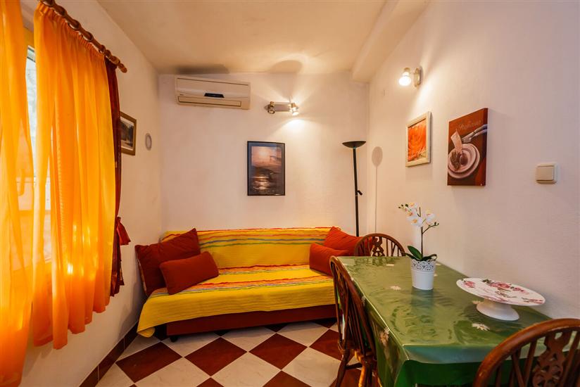 Apartment A4, for 3 persons