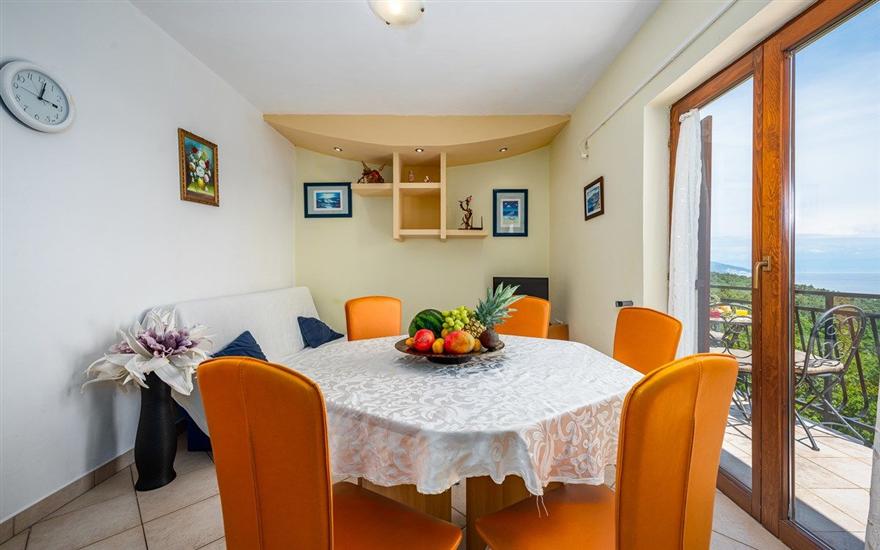 Apartment A1, for 5 persons