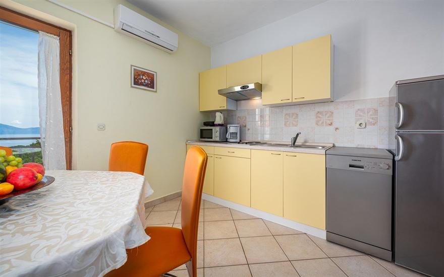 Apartment A1, for 5 persons