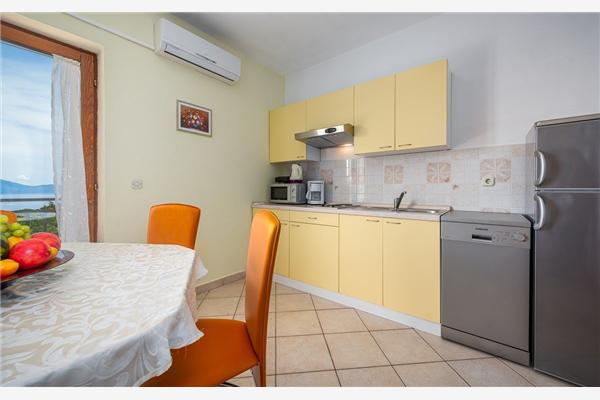 Apartment A1, for 5 persons