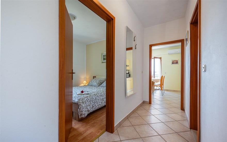 Apartment A1, for 5 persons