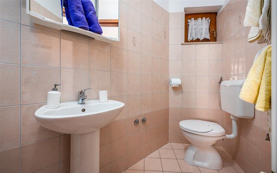 Apartment A1, for 5 persons