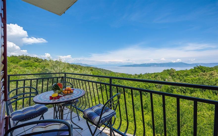 Apartment A4, for 5 persons