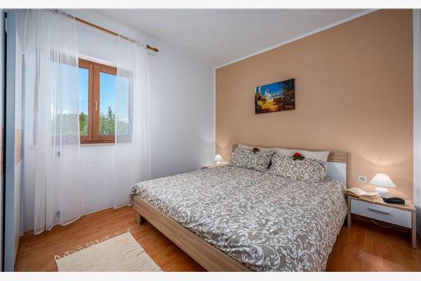 Apartment A4, for 5 persons