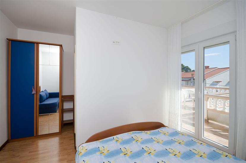 Room S2, for 2 persons