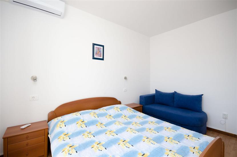 Room S2, for 2 persons