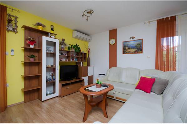 Apartment A4, for 6 persons