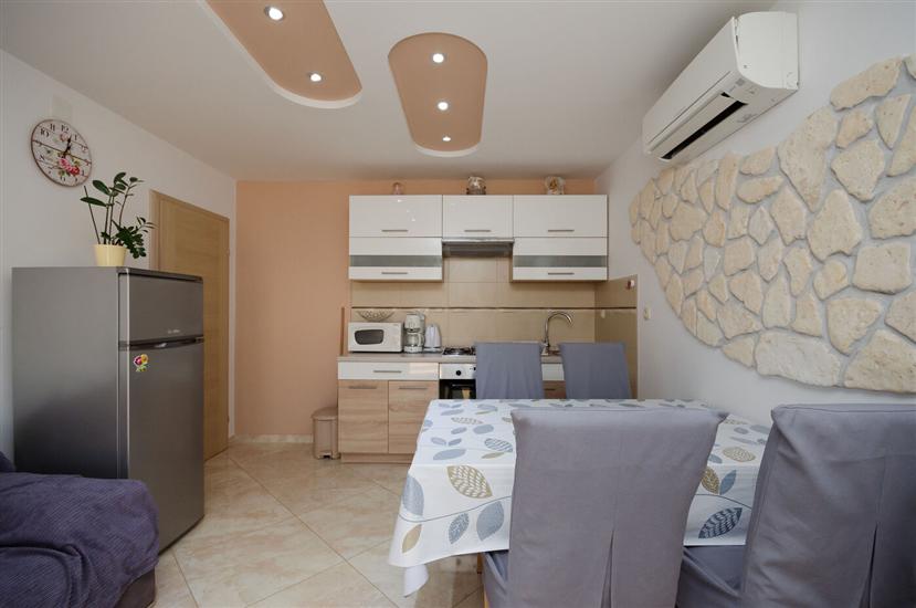 Apartment A5, for 4 persons