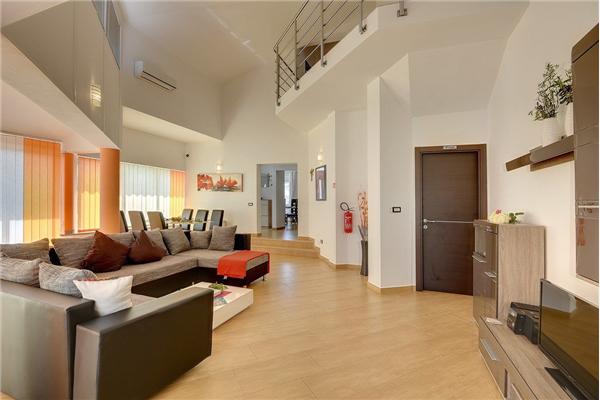 House K1, for 16 persons