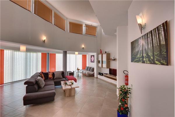 House K1, for 16 persons