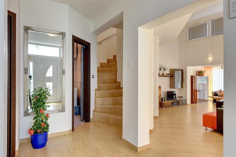 House K1, for 16 persons