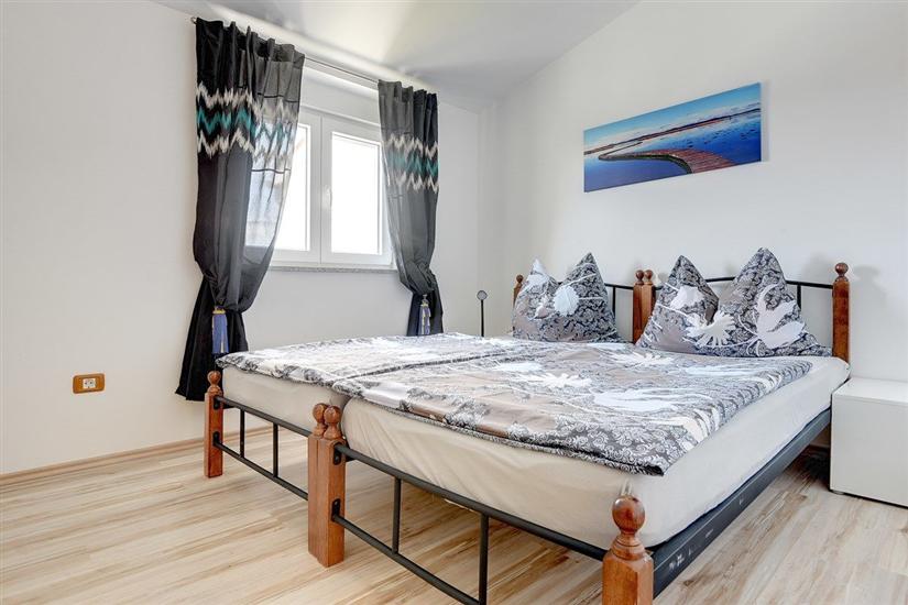 House K1, for 16 persons