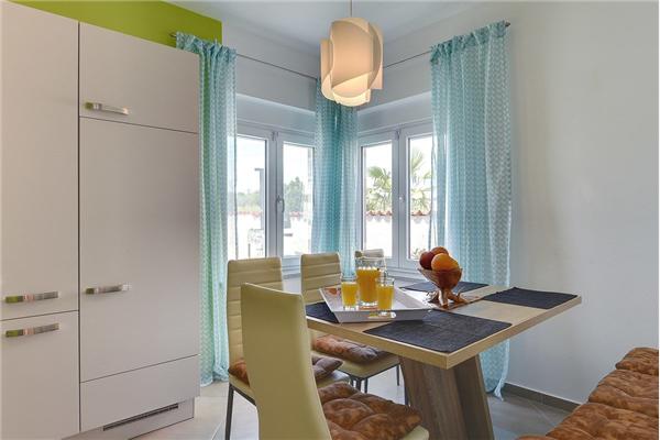 House K1, for 16 persons