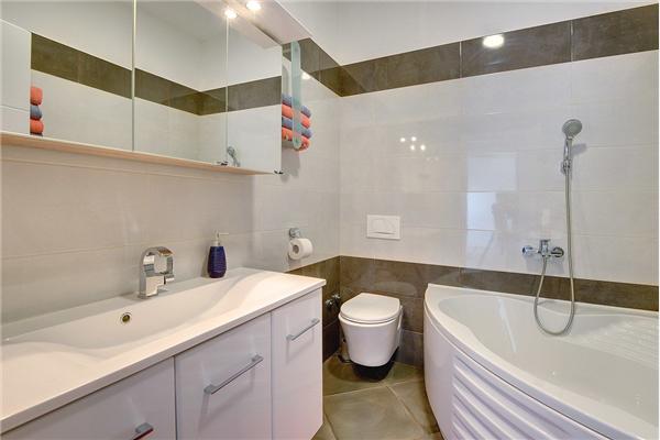 House K1, for 16 persons