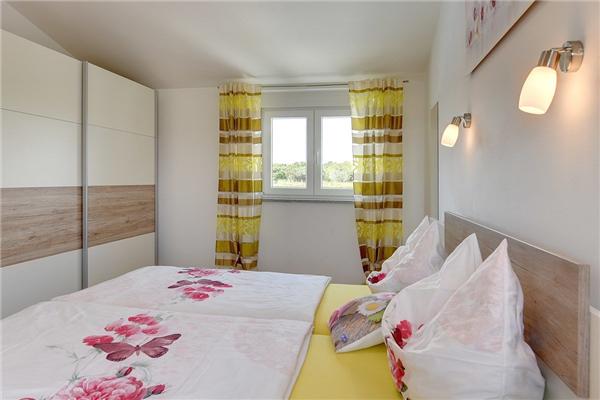 House K1, for 16 persons