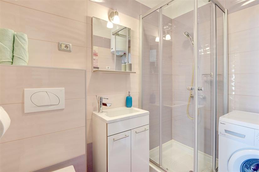 House K1, for 16 persons