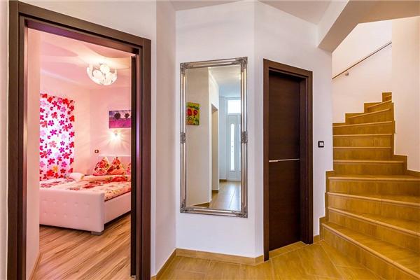 House K1, for 16 persons