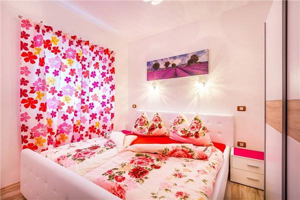 House K1, for 16 persons