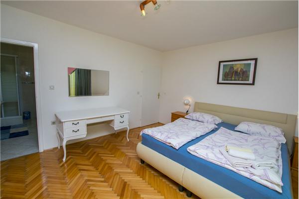 Apartment A2, for 6 persons