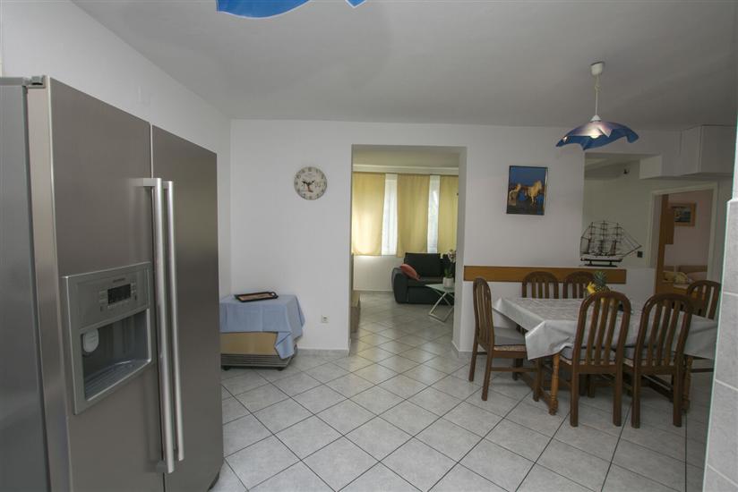 Apartment A2, for 6 persons