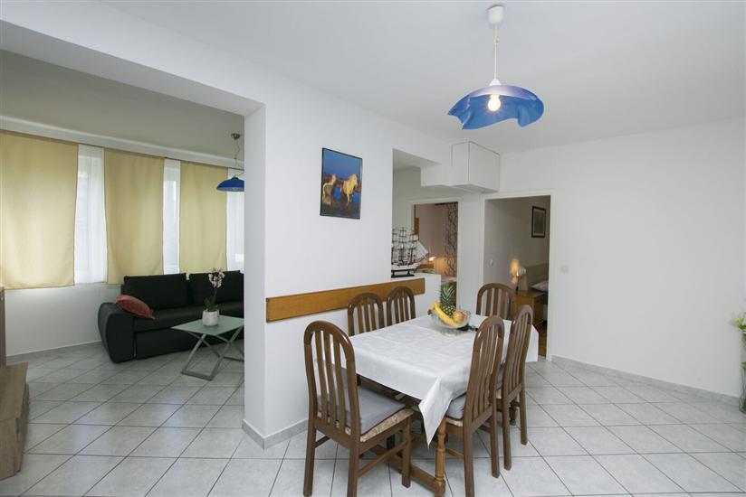 Apartment A2, for 6 persons