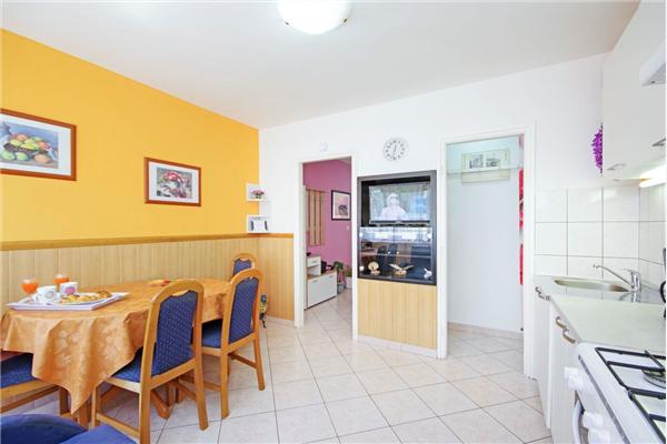 Apartment A1, for 5 persons